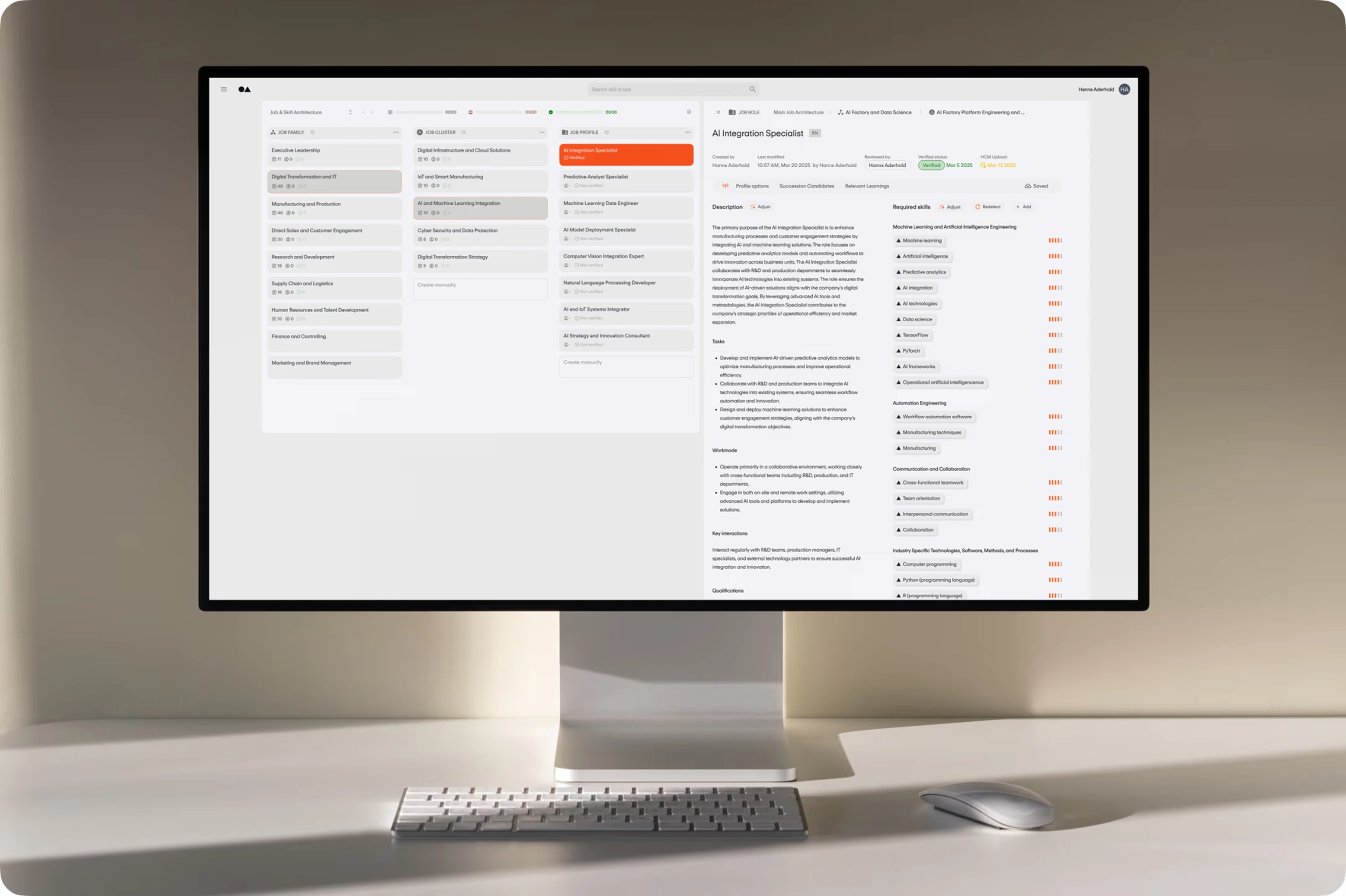 Cobrainer, office/context shot